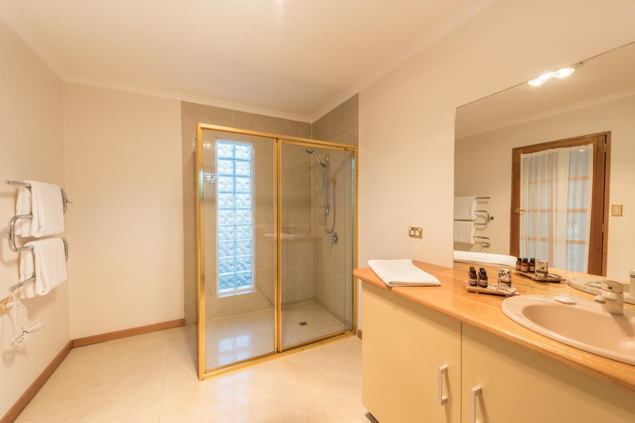 Parnella Kettering Apartment Luaran gambar